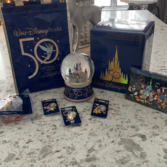 Disney 50th Anniversary Set - Picture 1 of 6